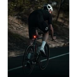 Éclairage Arrière Knog Blinder SQU -Promos Vélos Boutique eclairage arriere knog blinder squ 4