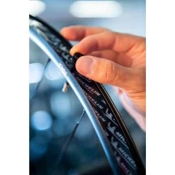 Michelin Paire De Valves Tubeless Presta 40mm Capuchons Intégrés Avec Démonte-obus MICHE -Promos Vélos Boutique paire de valves tubeless presta 40mm capuchons integres avec demonte obus miche 4