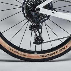 Rockrider VELO VTT Cross Country RACE 900 GX AXS, Roues Mavic Crossmax, Cadre Carbone -Promos Vélos Boutique velo vtt cross country race 900 gx axs roues mavic crossmax cadre carbone 5