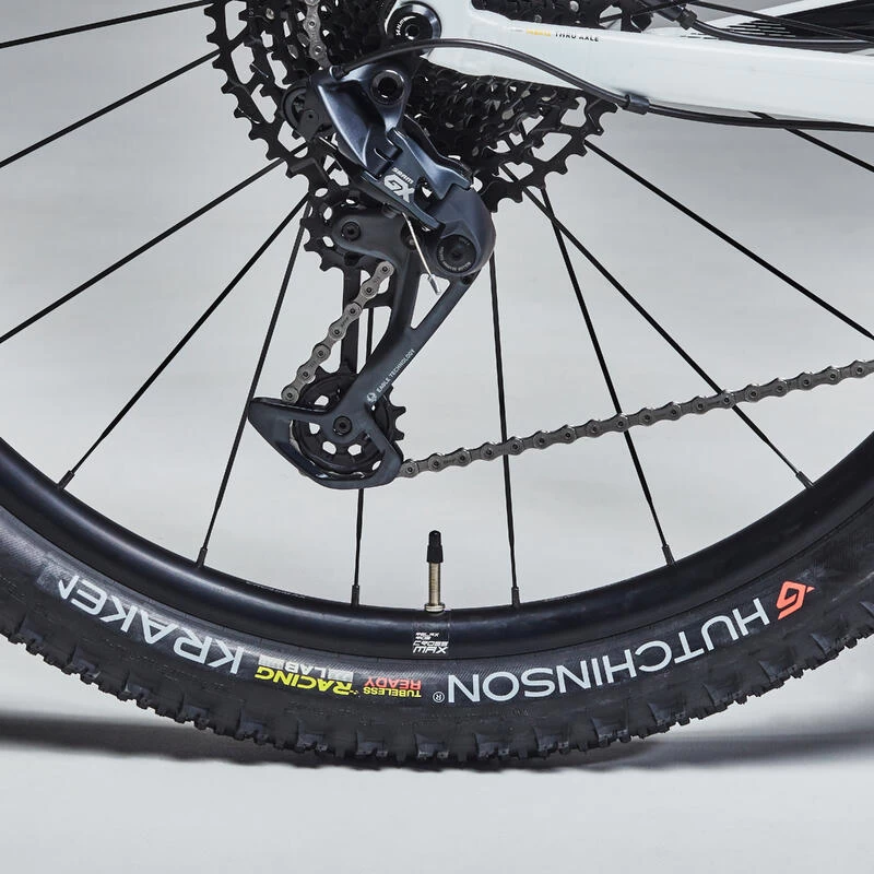 Rockrider Vélo VTT Cross Country XC 900 S Cadre Carbone Et Aluminium Blanc 9 Rockrider Vélo VTT Cross Country XC 900 S Cadre Carbone Et Aluminium Blanc – Image 9